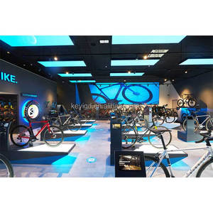 Accessoires de vélo électrique moderne, luminaires, magasin de vélo de détail personnalisé, Design d'intérieur pour hommes, Kit de cyclisme de montagne, présentoir au sol - Product Image 4