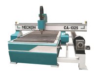 Routeur CNC 4 axes pour le bois avec commande NC Studio, axe rotatif, sculptures en relief 3D et portes d'armoires 3,0 kW-6,0 kW 1300x2500 mm