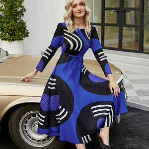 Vestito femminile 2023 nuovo temperamento collo rotondo in stile lungo Miyake stampa a cerchio maniche lunghe Versatile mostra sottile Europea - Product Image 5