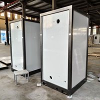 WC mobile en panneaux sandwich en acier coloré avec cuvette en céramique, réservoir d'eau, lavabo et ventilateur pour site minier