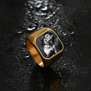 Trendy, populaire, op maat gemaakte laser gegraveerde foto <span class=keywords><strong>ring</strong></span> van roestvrij staal voor koppels, uniek, DIY, gepersonaliseerd - Product Image 1