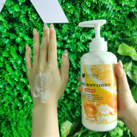 Vente de gros Lotion pour le corps éclaircissante et blanchissante pour la peau avec vitamine C