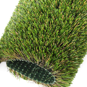 La césped artificial de alta densidad LFL, ecológica y resistente al fuego, se puede personalizar para uso en jardines y patios traseros. - Product Image 1