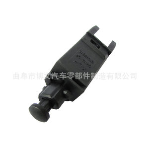 สวิตช์ไฟเบรก Gxn 322945515 สำหรับรถยนต์ Volkswagen Santana Seat Toretto อะไหล่รถยนต์ใหม่ - Product Image 3