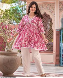 Conjunto de impresión de rayón de calidad estándar para vestidos informales de fiesta y Festival disponibles a un precio asequible - Product Image 4