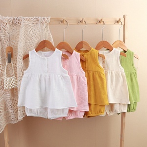 Nuovo Stile Set Pigiama Due Pezzi per <span class=keywords><strong>Bambina</strong></span> in Cotone a Doppio Strato, Gonna e Top in Garza, Tinta Unita, Comodo, con Apertura Frontale e <span class=keywords><strong>Pantaloncini</strong></span> - Product Image 1