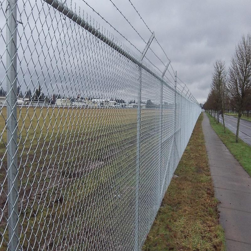 Bulk Supply AntiRust Galvanized Diamond Mesh Fence for Residential ...