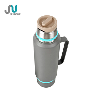 Bouteille isotherme en acier inoxydable à double paroi de 1,2 L avec 2 tasses de partage et couvercle rotatif à poignée, pour activités extérieures - Product Image 4