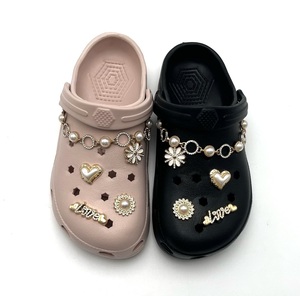 Meilleures ventes : Sabots <span class=keywords><strong>pour</strong></span> femmes en EVA, souples, confortables, imperméables, respirants, légers, à bout ouvert, à enfiler, décorés de strass - Product Image 1