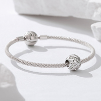 Breloque classique plaquée rhodium avec zircon rond serti en canal, cadeau de bijoux unisexe