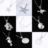 Pendentif fin en argent 925-Design détaillé de créature marine Pieuvre irisée et étoile de mer avec opale scintillante