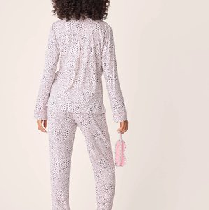 Ensemble <span class=keywords><strong>pyjama</strong></span> personnalisé en modal pour femmes vêtements de détente col en V imprimé léopard chemise à manches longues pantalons longs pyjamas vente en gros - Product Image 5