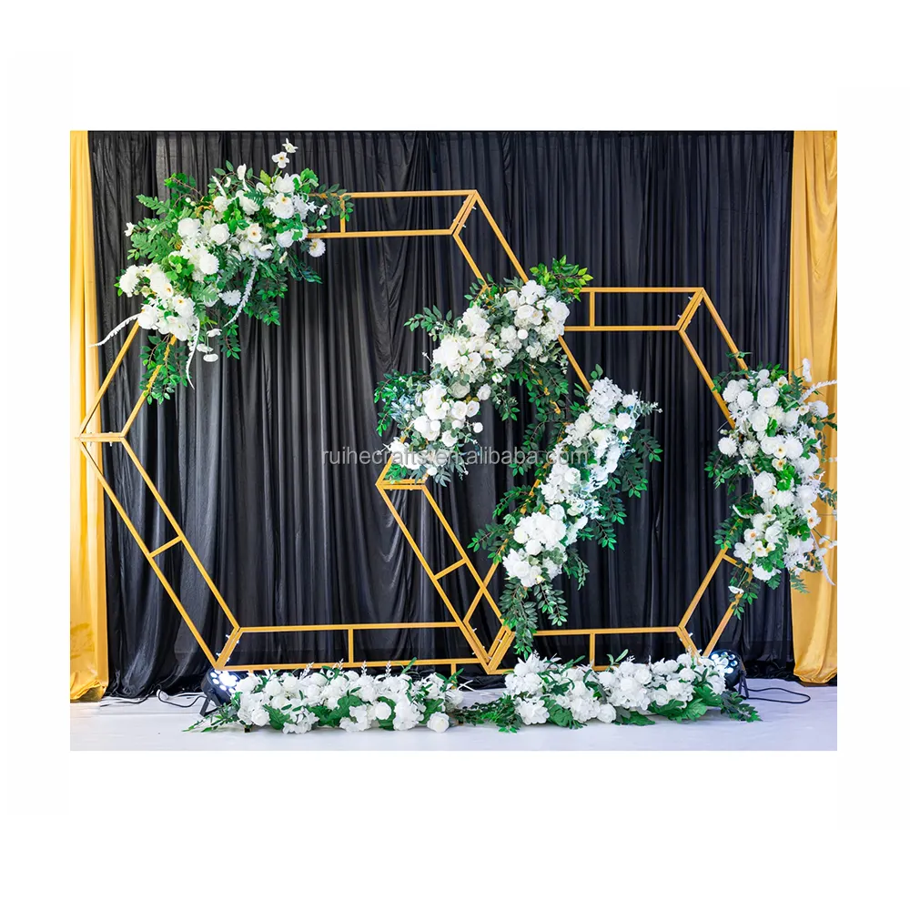 Precio barato blanco y oro hierro hexágono forma arreglo floral arco telón de fondo soporte decoración cosas boda