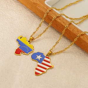 Collar con Mapa <span class=keywords><strong>de</strong></span> Estados Unidos, África, Europa y Sudamérica, Chapado en <span class=keywords><strong>Oro</strong></span> <span class=keywords><strong>de</strong></span> 18K PVD, Cadena <span class=keywords><strong>de</strong></span> Acero Inoxidable con Diseño <span class=keywords><strong>de</strong></span> Olas, 51 cm - Product Image 4