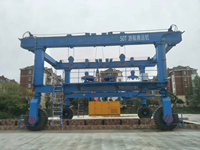 Grue mobile de levage de bateaux SHENLI certifiée CE, grue portique de 100 à 300 tonnes avec moteur, boîte de vitesses et moteur d'entraînement, hauteur de levage de 20 m