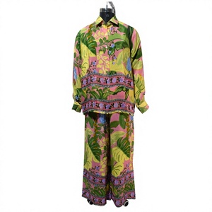 Conjunto de ropa de dormir de satén elegante de lujo para mujer, conjunto de pijamas con estampado de tela suave, hermoso patrón, tamaños personalizables, Primavera/Verano - Product Image 1