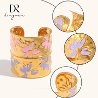 Gelang Lebar Bunga Enamel Baja Anti Karat Berlapis Emas 18K Dingran untuk Wanita, Grosir Perhiasan Modis Trendi Romantis Warna Pink Ungu