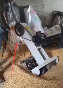 Maquinaria Dahan para la recolección y ensacado de granos de uso terrestre, máquina portátil para la recolección de arroz con motor de gasolina - Product Image 5