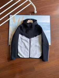 Giacca Sportiva da <span class=keywords><strong>Uomo</strong></span> N10G0K Autunno 2026 <span class=keywords><strong>con</strong></span> <span class=keywords><strong>Cappuccio</strong></span>, Strisce Riflettenti e Design Casual - Product Image 6