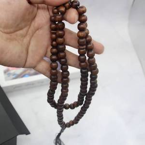 Al por mayor YASEEN Étnico 99 piezas 10mm Cuentas de oración de imitación de sándalo Tasbih musulmán para Dhikr con borlas de aleación de las cuatro estaciones - Product Image 1
