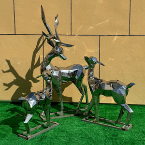 Escultura de Ciervo Geométrica de Acero Inoxidable para Exteriores, Decoración de Jardín con Montaje en Suelo - Product Image 1