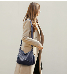 New Fashion Crossbody <b>Bag</b> Large Capacity Shoulder <b>Bag</b> Soft Leather Women's Handbag Designer Senior Luxury Crossbody <b>Bag</b> - Product Image 2