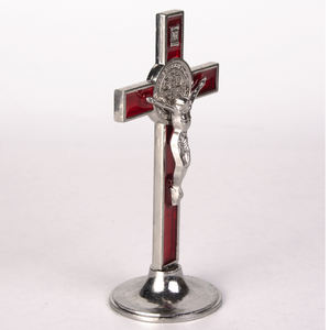 Collar Católico con Crucifijo de San Benito de 2 Pulgadas de Alta Calidad con Base Roja - Product Image 2