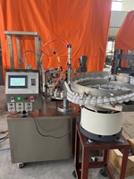 Ligne de production entièrement automatique pour le remplissage électrique de liquides, le capsulage et l'étiquetage de vernis à ongles, colle 502 et gel, haute capacité