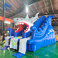 Grand toboggan aquatique gonflable en PVC en forme de requin, équipement d'amusement, parcours d'obstacles combiné, parc aquatique pour usage scolaire