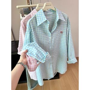 <span class=keywords><strong>Chemise</strong></span> à carreaux gingham brodée pour <span class=keywords><strong>femme</strong></span>, chemisier décontracté ample à manches longues boutonné, haut léger et respirant pour l'été - Product Image 1
