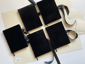 Agenda Personalizada A5 A4 A6 con Encuadernación de <span class=keywords><strong>Terciopelo</strong></span> Negro y Cintas de Raso - Product Image 1