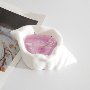 Bougie en cire de gel longue durée en forme de conque, parfumée aux senteurs uniques de coquillages marins, pour la décoration de salles de fête et comme accessoire photo - Product Image 2