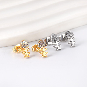Boucles d'oreilles clous en forme d'arête de poisson avec incrustation de strass en acier inoxydable couleur or et argent, bijoux de mode - Product Image 1