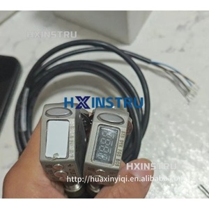 BANNER ENGINEERING Q4XTKLAF300-Q8 95301 10-30VDC Usado H - Product Image 2