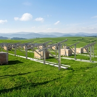 Support de montage au sol pour panneaux solaires photovoltaïques à poteau unique Zn-Al-Mg, livraison rapide
