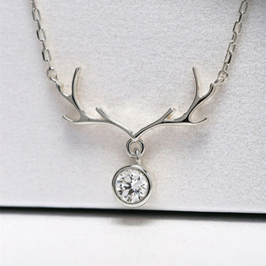 Collana con Ciondolo a Forma di Corna di Renna per Donne, Gioiello di Moda Festivo con Pietre Scintillanti, Regalo - Product Image 6