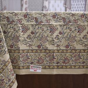 Drap de lit en coton biologique imprimé à la main avec un tissu doux et écologique fabriqué avec des teintures naturelles, parfait pour les hôtels de luxe - Product Image 2