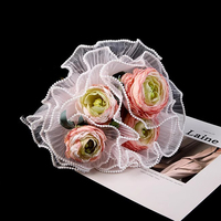 Papier d'emballage floral plissé en organza perlé de luxe pour la décoration florale de mariage