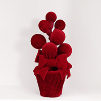 Décoration de table de Noël rouge, plante en pot de velours, branche de baies avec nœud, ornement de fête, arrangement de Noël en pot de velours rouge