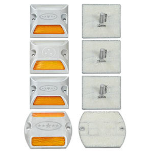 Borchie Stradali Riflettenti Prismatiche ad Alta Intensità in Alluminio Giallo e Bianco per Parcheggi, Strade Urbane e Autostrade - Product Image 6