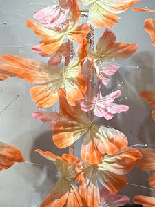 Décorations géantes de papillons artificiels en organza surdimensionnés, fabriquées à la main, pour la réception de mariage, la toile de fond d'événement - Product Image 2