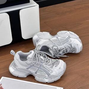 2026 Baskets décontractées pour femme, style Dad Shoes, en maille respirante, légères, à plateforme rehaussante, pour le jogging - Product Image 1