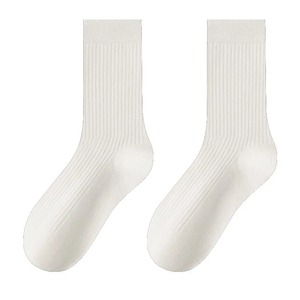 Calzini sportivi SB1200 in cotone caldo di alta qualità, tinta unita, anti-attrito, per l'autunno, disponibili in colori personalizzati. - Product Image 4