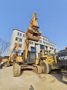 Excavadora Usada Hyundai 520LVS de 52 Toneladas y 266KW de Potencia para Construcción y Minería, con Caja de Cambios y Bomba, Capacidad de Cucharón de 2.8m, en Venta - Product Image 2