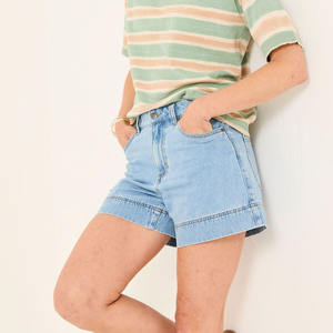 Shorts de Mezclilla Rectos con Cintura Curva y Diseño de Yoke Trasero, Ecológicos, Transpirables, para un Ajuste Mejorado, Elegancia Casual Femenina de Verano - Product Image 5