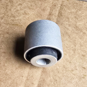 Silentbloc de bras de suspension arrière pour Jeep OE 51945317 68246742AA 68309200AA Pièce de rechange personnalisable - Product Image 1