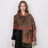 Nouveau design 2025 – Châle en cachemire jacquard brodé à motif lettres, chaud et tendance pour l'hiver, avec pompons, idéal comme hijab