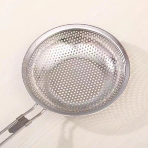 Colador de acero inoxidable con mango de madera, utensilio de cocina perforado para escurrir aceite, cuchara para dumplings, escurridor de fideos - Product Image 3