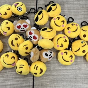 Porte-clés Expression 6 cm, Poupées en Peluche Créatives et Mignonnes de Dessin Animé, Pendentifs Porte-clés en Peluche <span class=keywords><strong>Smiley</strong></span> - Product Image 5