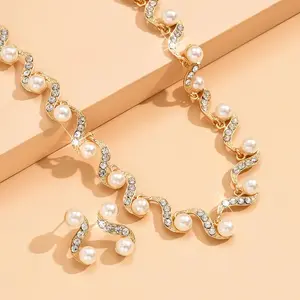 Accessoires de robe de mariée collier de perles en forme de vague boucles d'oreilles ensemble de bijoux en gros